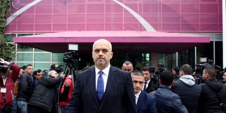 Socialistët falin, por nuk harrojnë!