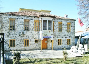 Restaurohet shkolla e parë shqipe, Rama publikon videon: Mësonjëtorja objekt i veçantë i trashëgimisë kulturore