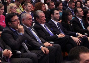 Dy fjalë, për ata që shkatërruan shtetin sa kishin pushtetin