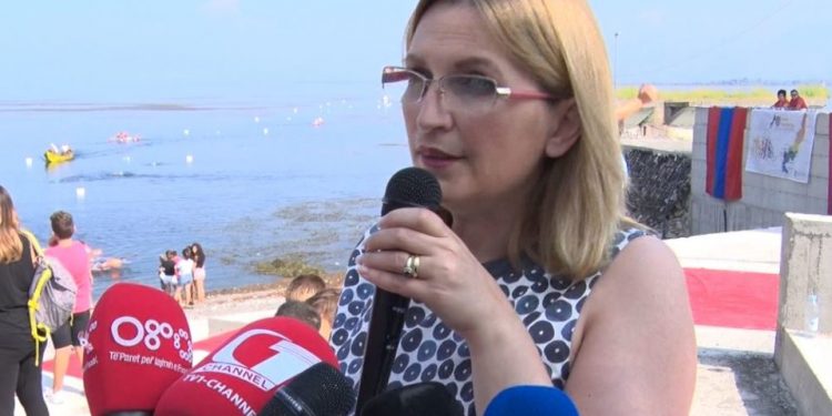 Politikanët e plazheve: Përse e mbron pushteti shkeljen e ligjit?!