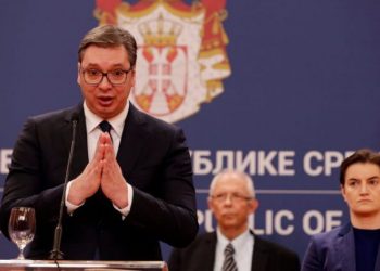 Vuçiç fiton zgjedhjet në Serbi me 62,5 % të votave, shqiptarët e bashkuar marrin 4 deputetë. Mesazh për politikën në Tiranë?!