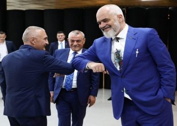 Rama dhe Meta të buzeqeshur, takimi “bërryl me bërryl” në kohë pandemie