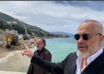 Rama flet për “përplasjen” me Lelin, shkak bizneset në Zvërnec: Patëm një debat, për të vënë “pikat mbi i”! Pjesa tjetër fantazi për klikime duke krijuar lajme të rreme