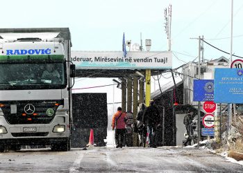 Nis zbatimi i vendimit të qeverisë se re kosovare: Automjetet serbe lirohen nga pengesat e vëna nga kabineti i mëparshëm