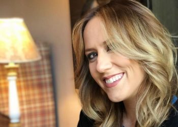 “Po më përzihet”… Arbana i përgjigjet aktivistes që e kryqëzoi se do publikonte historinë e një vajze të a.buzuar