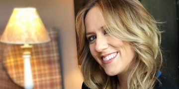 “Po më përzihet”… Arbana i përgjigjet aktivistes që e kryqëzoi se do publikonte historinë e një vajze të a.buzuar