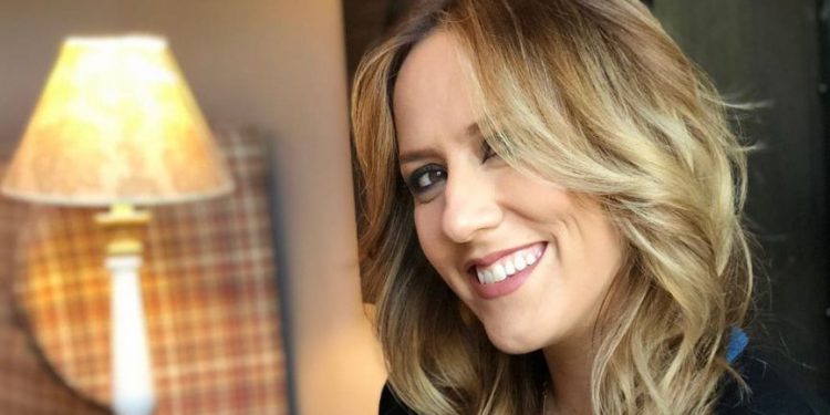 “Po më përzihet”… Arbana i përgjigjet aktivistes që e kryqëzoi se do publikonte historinë e një vajze të a.buzuar