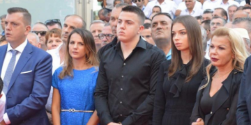 “Je në politikë nga babai”? Rudina Hajdari: Kam vuajtur, kam kaluar gjëra të jashtëzakonshme. S’më është dhënë asgjë nga hiçi si dhuratë, krenare për atë që im atë ka bërë