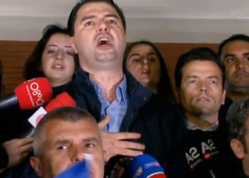 Basha “rrëshket” dhe fyen mes toneve të larta dhe të ashpra Ambasadoren Yuri Kim: Nëse vazhdon të jesh palë me Ramën…