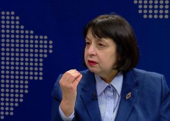 Silva Bino: Mjekët e QSUT kanë tangërllëk, nuk i vënë maskat. Prandaj janë infektuar me COVID 19