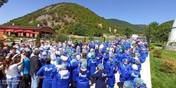 Punonjësit e “Rozafa Fish City” dhe banorët reagojnë pas protestave: S’ka ndotje në Shkumbin! Gjergj Luca po baltoset politikisht