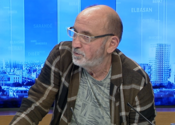 “Prokurori” Fatos Lubonja në rolin e Dick Martin për “Shtëpinë e verdhë: Hashim Thaçi ka v.rarë serbë të pafajshëm!?  Besoj akuzat e Karla del Pontes. E turpshme që Rama e mbron, po dëmton Shqipërinë