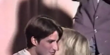 PROFIL: Gruaja e presidentit Macron, ish-mësuesja që u dashurua me nxënësin e saj 25 vjet më të vogël