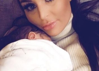 Futbollisti i Premier League “mbulohet nga turpi”: Nëna e djalit ka shkuara  dhe me miqtë e tij