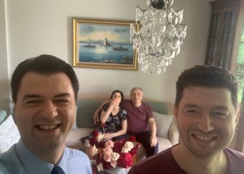 Karmina surprizohet që Luli ka nënë, baba dhe vëlla!