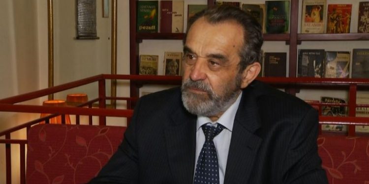 Shuhet në moshën 71-vjeçare studiuesi dhe shkrimtari i mirënjohur, Moikom Zeqo