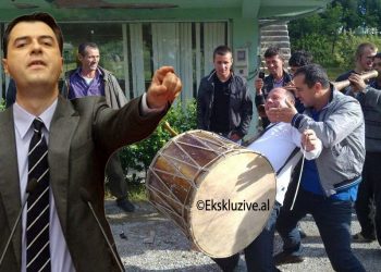 Xhelal Mziu: Basha shënoi gol, fitore. Komentuesi: Fitoi kunati me Endri Hasën, se ne demokratët marrim a*in
