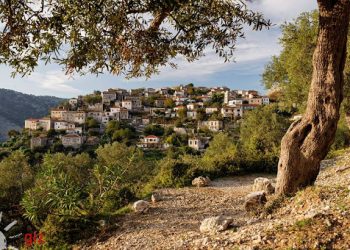 “Fshati shqiptar që mahniti gruan e princit Charles, gruaja e pronarit të Mercedes donte ta blinte gjithë fshatin”