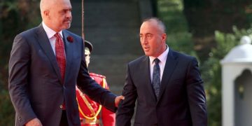 Standarti i një “të poshtri” si Edi Rama ndër vite: Nga Plasari, te Haradinaj