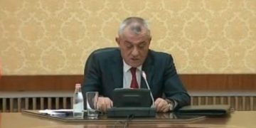 Deputeti dha papritur dorëheqjen nga grupi demokrat, Gramoz Ruçi: Futeni e dilni ku të doni!