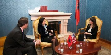 Yuri Kim: Opozita parlamentare siguroi vazhdimin e demokracisë