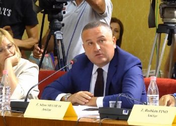 Deputeti socialist: Duhet të hapen listat dhe të ndalohen koalicionet parazgjedhore. Boll u benë 30 vjet me kryetarë partish pa parti