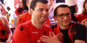 “Kësaj radhe duhen dy çadra”! Deklarata e papritur e Kreshnik Spahiut: Do përdorja sloganin e Sali Berishës! Ja çfarë do të ndodhte nëse do garoja me Partinë Socialiste