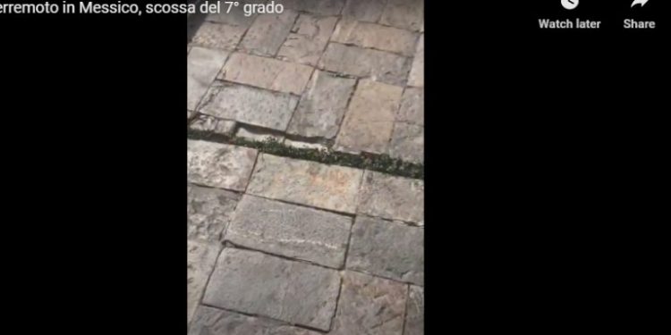 Termeti i fuqishëm me magnitudë 7.7 Rihter që goditi jugun e vendit, ndan tokën në dysh (Video)