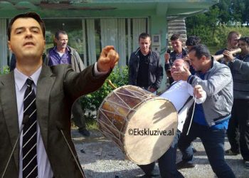 SPAK po verifikon dy kallëzime për ish-kryetarin e bashkisë Kamëz, Xhelal Mziu. Apeli e kishte shpëtuar nga dy vite burg