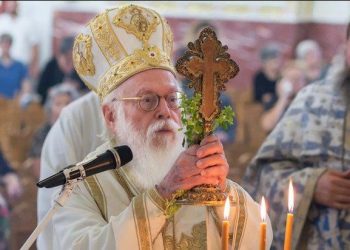 Probleme me zemrën! Shtrohet në spital Kryepeshkopi Anastas, detajet