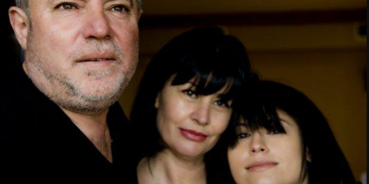 “Nuk më mësove si të jetoj pa prezencën tënde”! E bija e aktorit Xhevdet Feri prek me fjalët për të atin