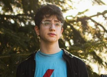 Numëron 30 milion vizitorë në ditë, gjeniu 17 vjeçar tregon historinë se si ndërtoi faqen e internetit që gjurmon përhapjen e COVID-19 në botë