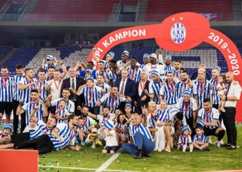 Ilir Meta ngatërron tifozerin e Tironës me “lularët dhe monarët” e opozitës së rrugës!