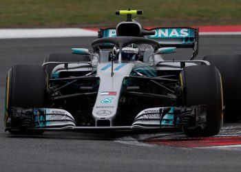 Valteri Botas niset nga pole-position, Ferrari shumë keq në prova