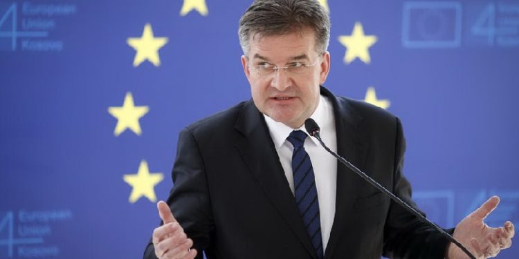 Takimi virtual Hoti-Vuçiç, i dërguari i BE-së: Dialogu u rikthye në binarë