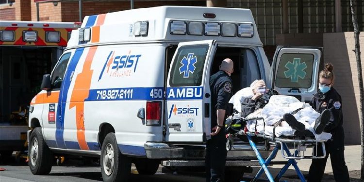 Nuk besonte se ekzistonte, koronavirusi i merr jetën të riut që shkoi në festën ‘COVID-19’! Fjalët e fundit që i tha doktorit