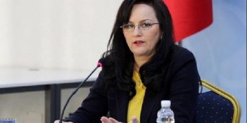 Shefja e ISHSH-së, Vjollca Braho shtrohet tek Sanatoriumi, dyshohet se është infektuar me COVID