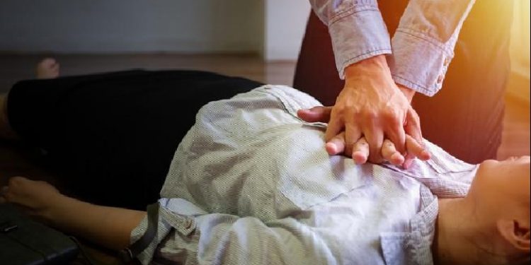 Alarmi i mjekëve për Covid: Kaq shumë sulme në zemër nuk janë parë kurrë më parë