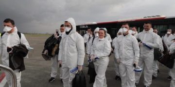 ‘Në Itali kuptova betimin e Hipokratit’, mjeku shqiptar për ‘La Repubblica’: U grinda me bashkëshorten për të ardhur këtu