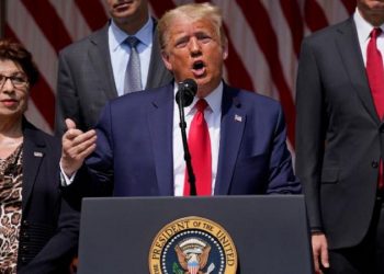 Presidenti Trump bën thirrje për rihapjen e shkollave