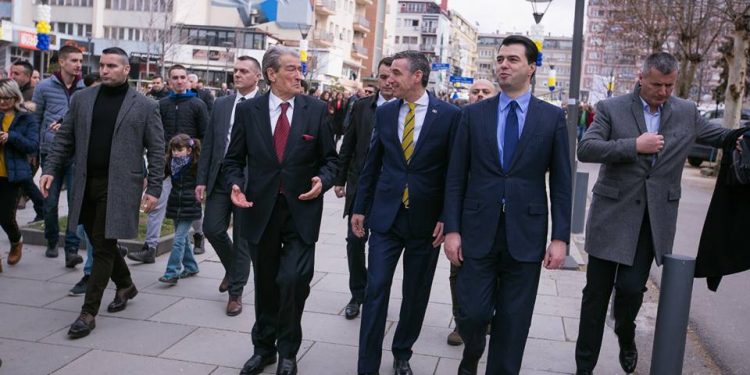 Në dreq listat e PD-istat! Luli Basha nuk mund ta lërë Hotin dhe Kosovën e “përmalluar” të pres!