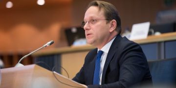 KE i prezanton Këshillit të BE kuadrin negociues me Shqipërinë, reagon Komisioneri për Zgjerim