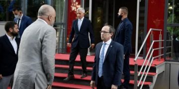 Kryeministri i Kosovës mbërrin nesër në Tiranë, zbardhen detajet kë do të takojë