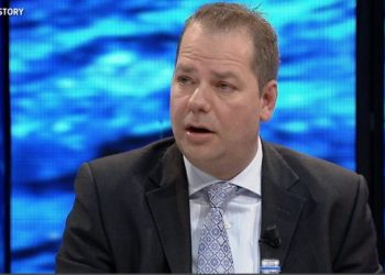 “Opozita fantazinë me të zgjuar ka kthimin te tezat e PD-së së Berishës në 2005”, Edvin Kulluri i kthehet keq Lulzim Bashës