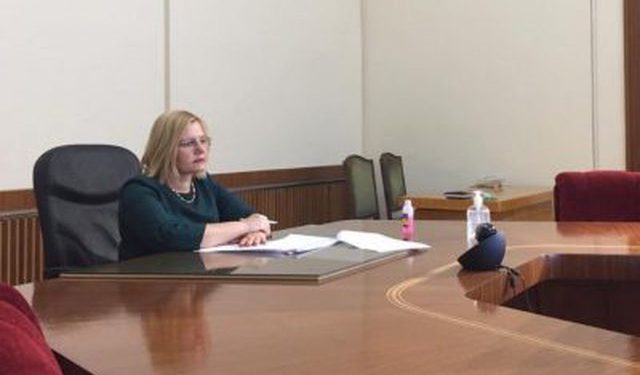 Neglizhencë dhe mospërfillje! Bota akademike “fle”: Bojkoton diskutimet për ndryshimin e sistemit zgjedhor