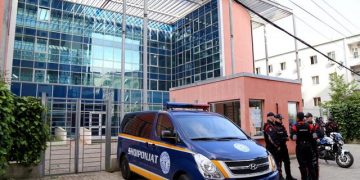 Blindohen institucionet e drejtësisë: Ja si do të ruhen gjyqtarët dhe prokurorët! Qeveria ndryshon masat e sigurisë, zbardhet vendimi