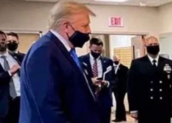 Trump ka vendosur maskën gabim? Foto që po bën xhiron e rrjetit