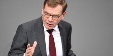 Miratimi i ndryshimeve kushtetuese, vjen “kërcënimi” i parë nga Bundestagu gjerman për Shqipërinë: Tërhiquni, ndryshe do bllokojmë…