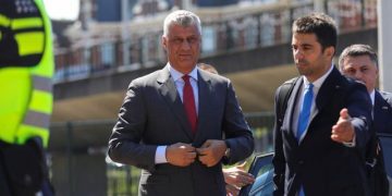 U kthye nga Haga: Hashim Thaçi surprizohet në pikën kufitare të Morinës (Foto)