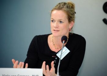 Largimi i Thaçit pas 4 ditë intervistmi, reagon raportuesja për Kosovën nga Haga: Gjykata Speciale po bën ….